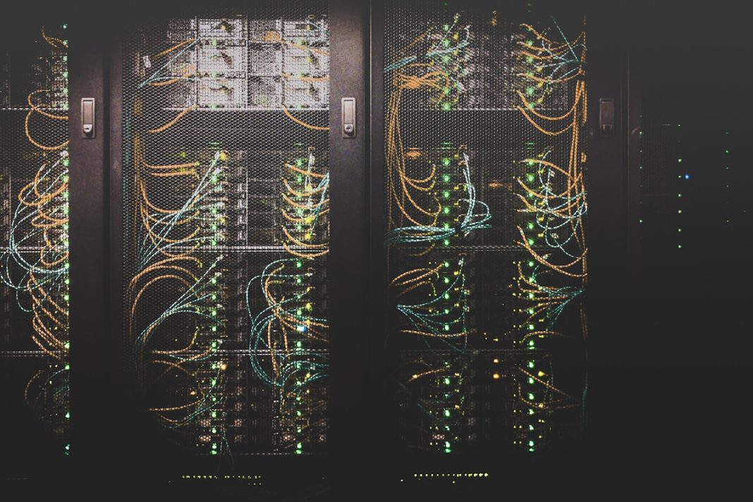 Великі tech-компанії інвестують $2,4 трлн у ШІ Великі tech-компанії інвестують $2,4 трлн у ШІ