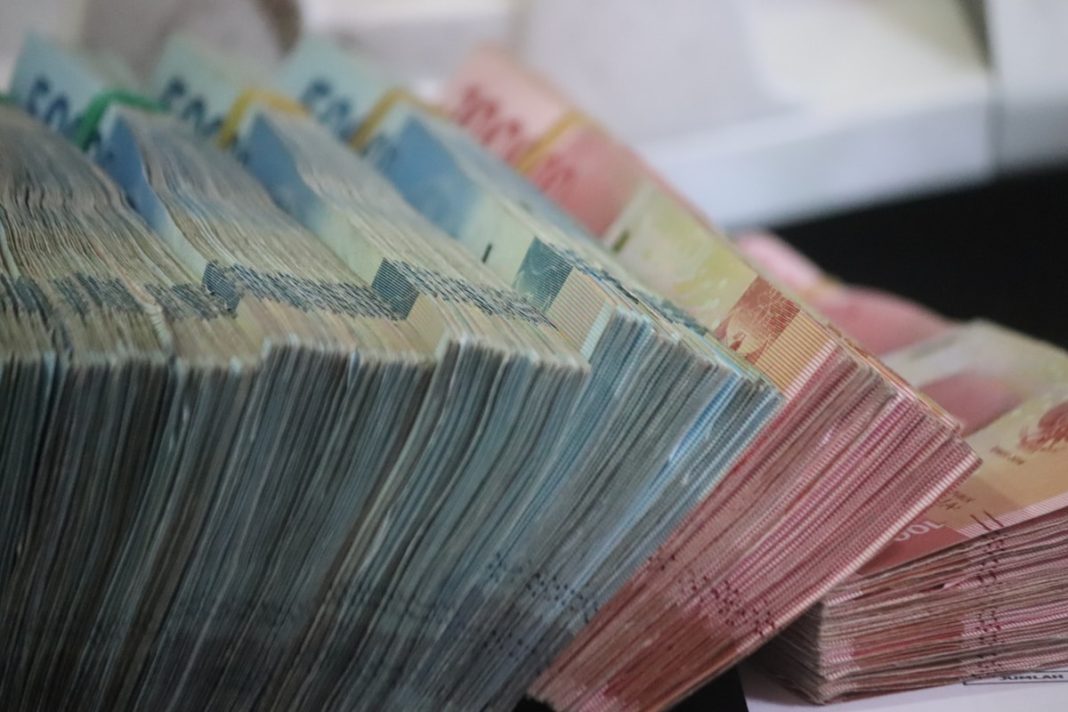 Курси валют в Україні на 6 серпня Курси валют в Україні на 6 серпня