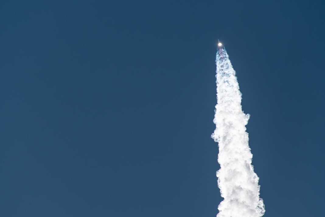 Канадська ракета CM-70 проти 