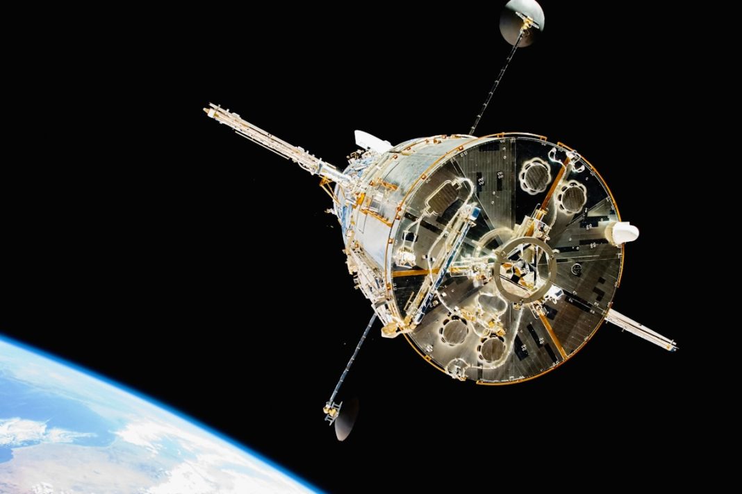 SpaceX запустила ракету Falcon 9 SpaceX запустила ракету Falcon 9
